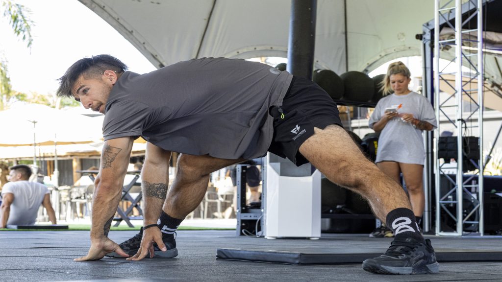 Estirar es fundamental para la correcta recuperación del cuerpo post entrenamiento. 